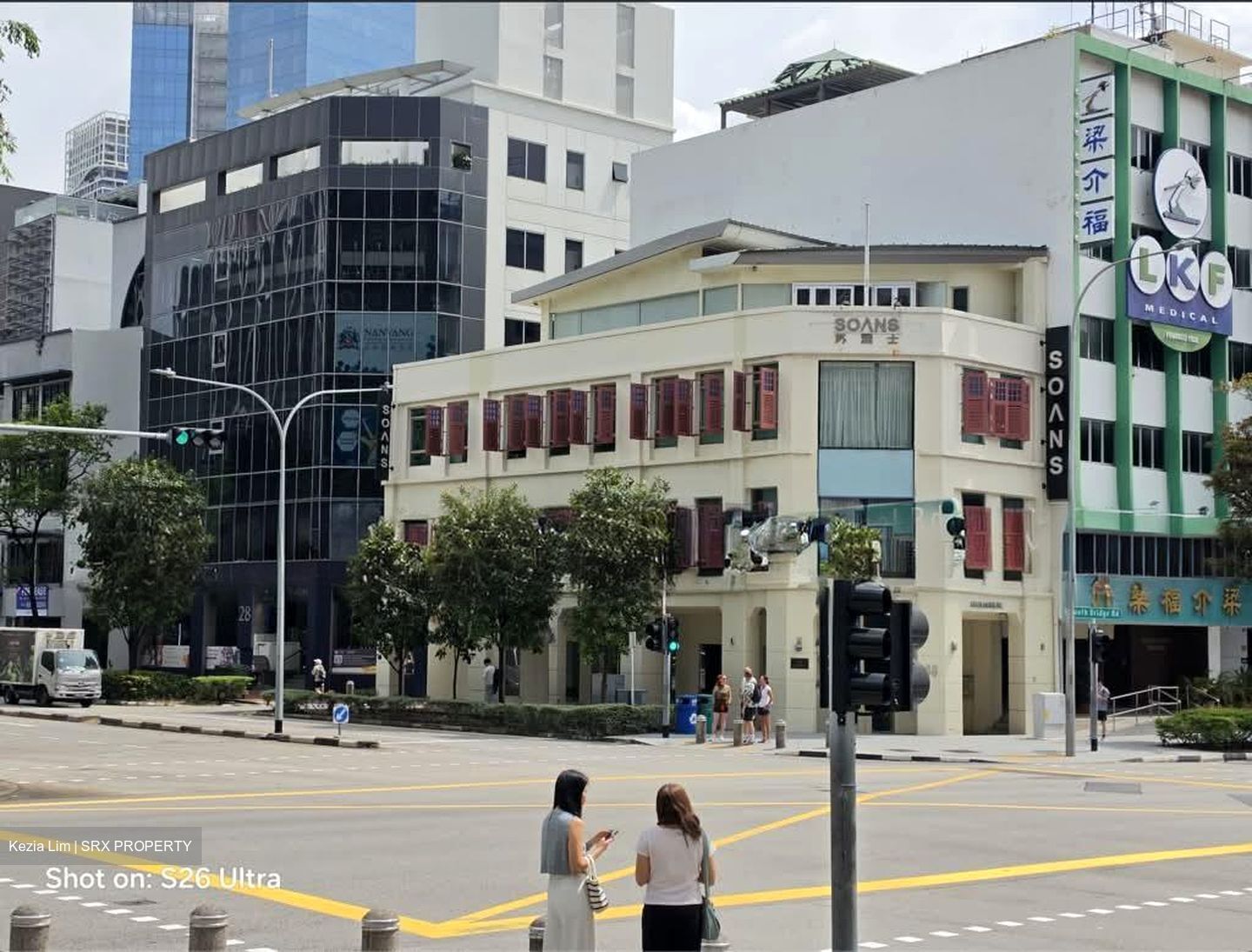 North Canal Road (D1), Retail #568459021